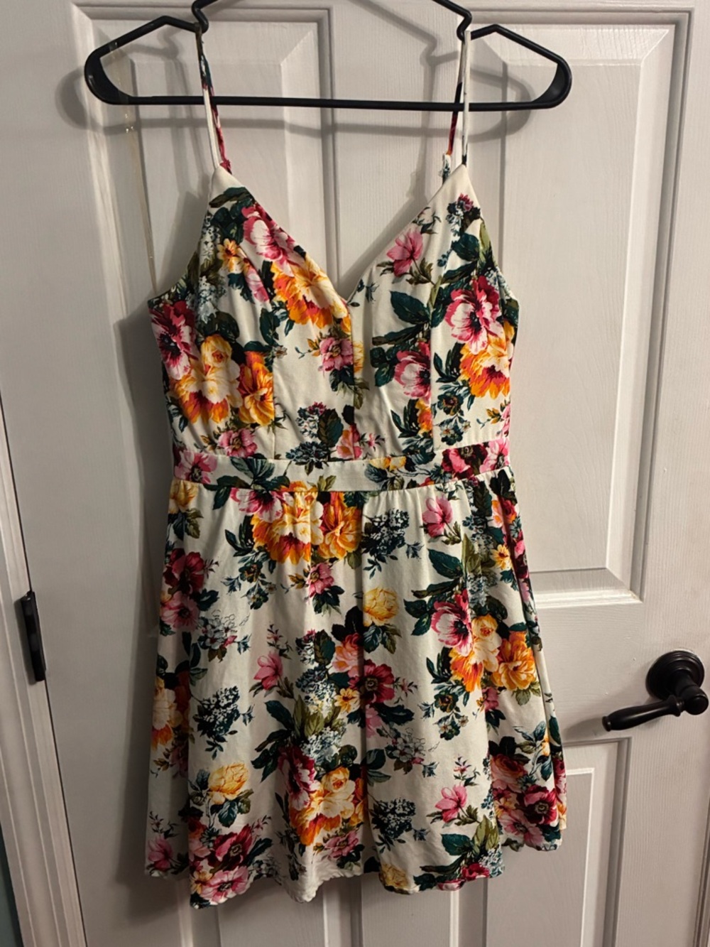 Emerald Sundae Cream Floral Spaghetti Strap Mini bubble hem dress. Size 13